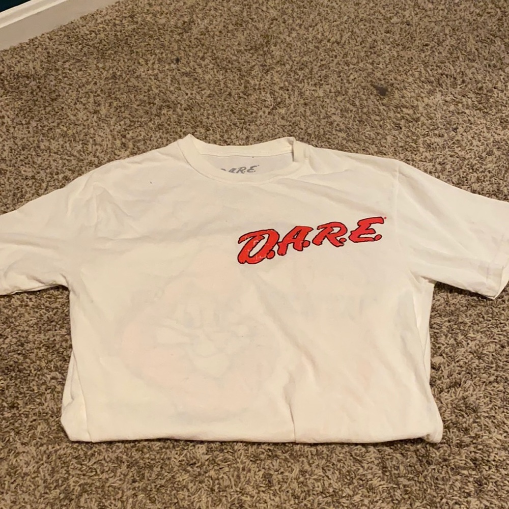 DARE (d.a.r.e.) vintage looking white top nwot